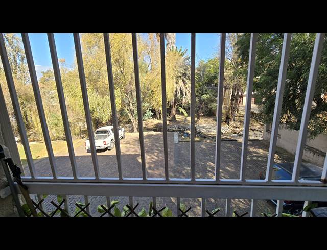 2 BEDROOM SECTIONAL TITLE FOR SALE IN SOUTH CREST